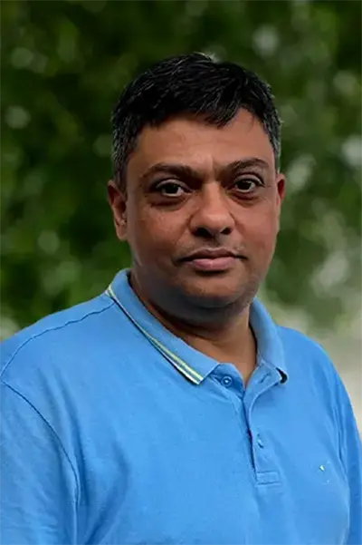 Dr Amreesh Chandra